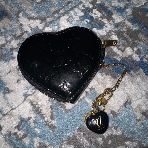 Patent style Black Heart Key Holder - Picture 5 of 10